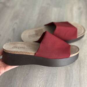 NEW Munro Nalia Size 11M US Slide Sandals Platform Wedge Burgundy Stretch Fabric